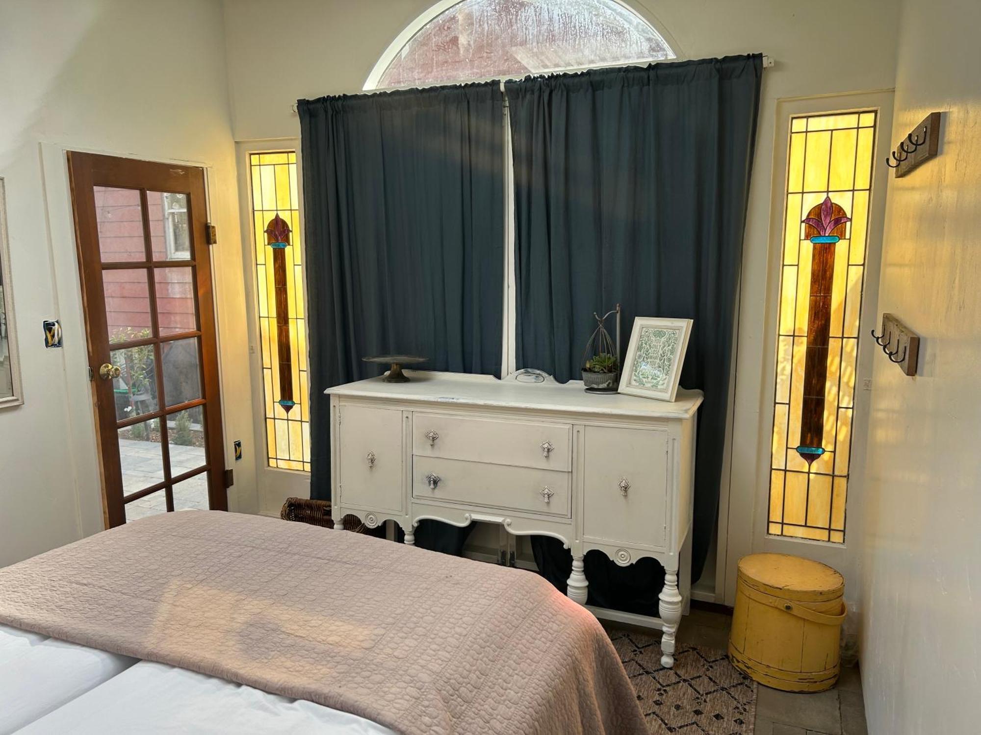 Big Red Lodge Cottage San Diego Exterior photo